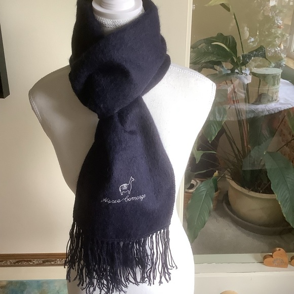 Alpaca Camargo Peru Rectangular Fringed Scarf - Picture 3 of 9